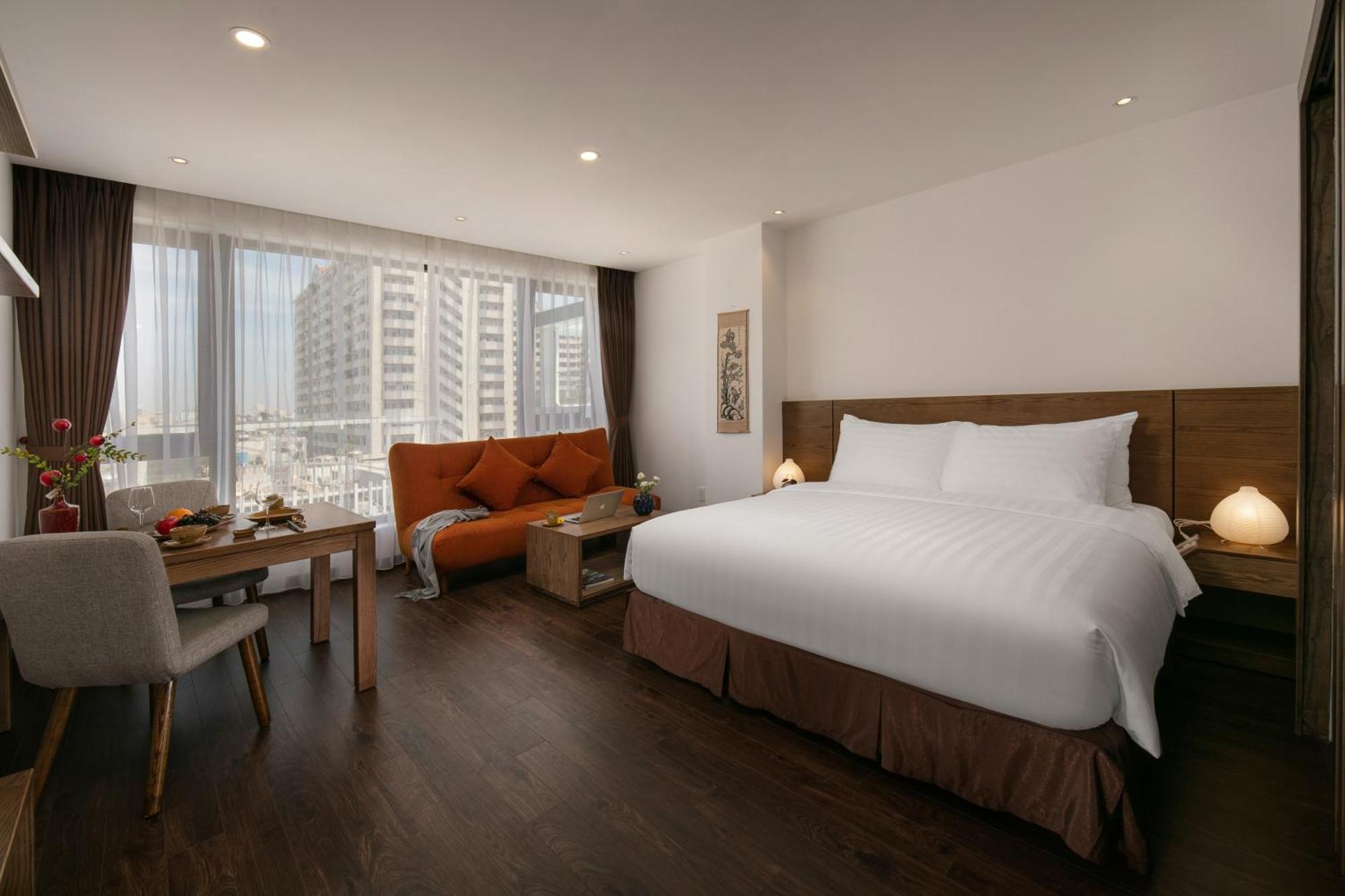 Khách sạn Bloom In Saigon - The 4*