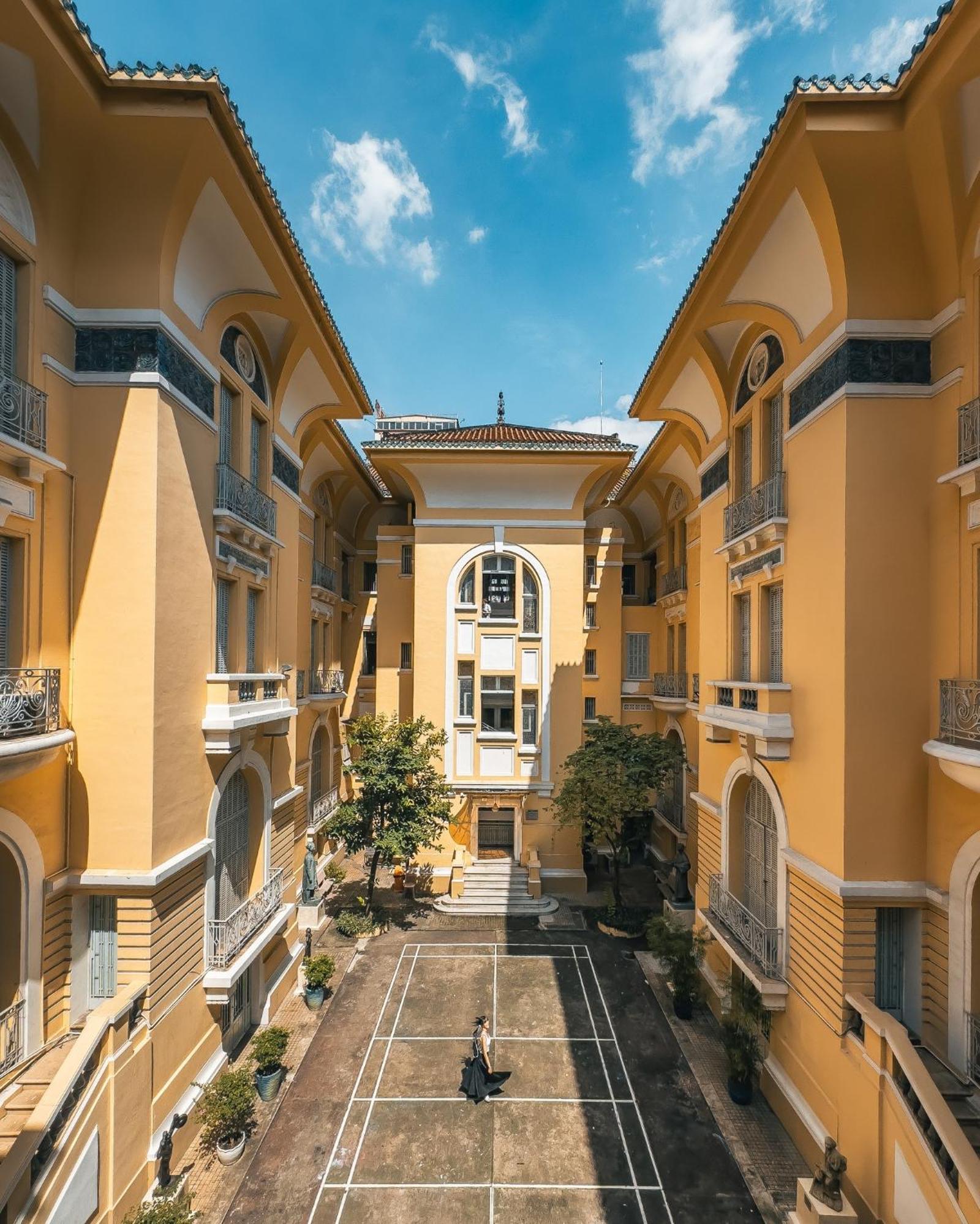 Khách sạn Bloom In Saigon - The 4*