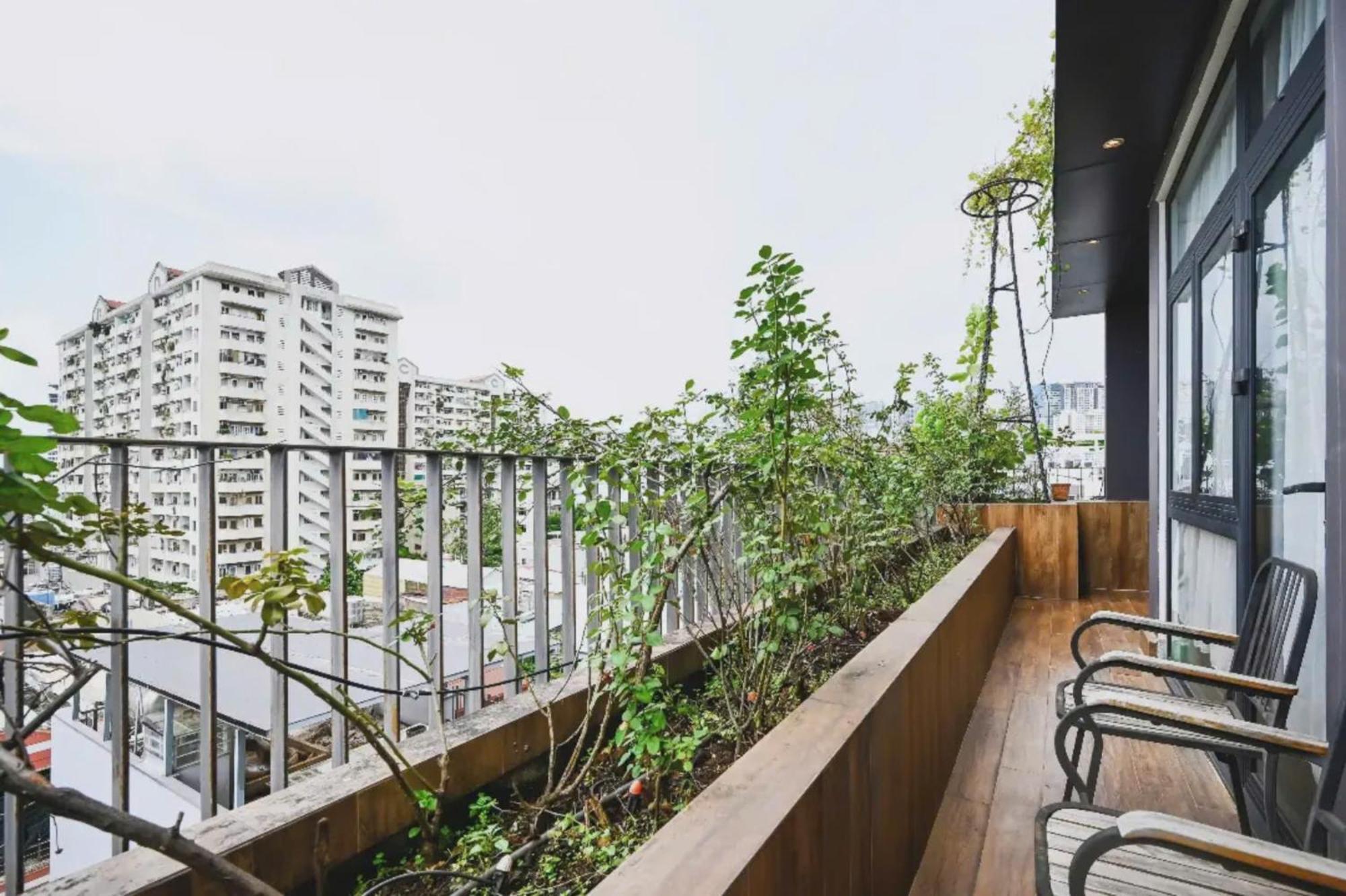 Bloom In Saigon - The